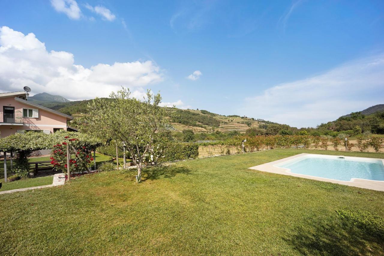 Mansarda Albero Verde Con Piscina Casanova Lerrone Экстерьер фото